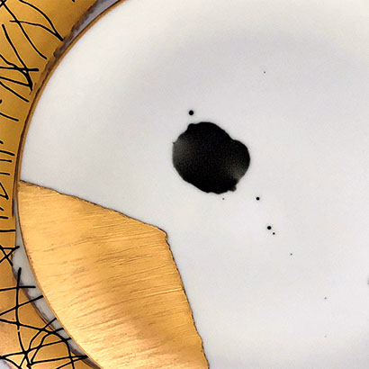 Gold/Platinum dinnerware 1 large